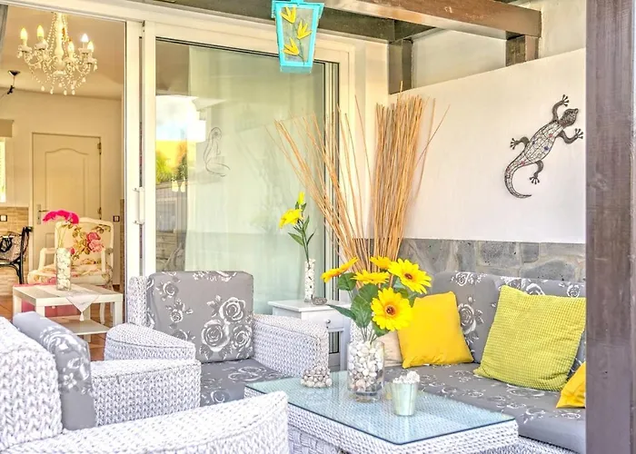 Elegant In Willa Corralejo